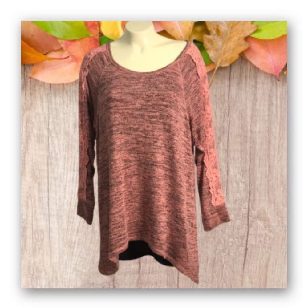World Unity Lace Sleeve accent fine knit sweater